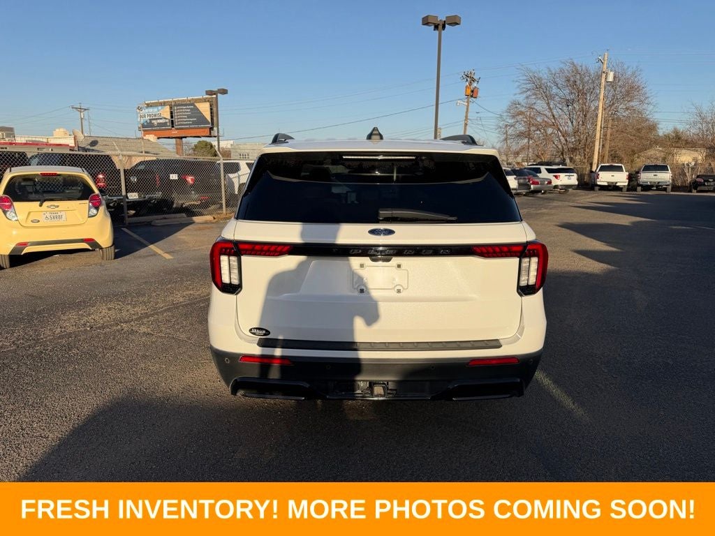 2025 Ford Explorer ST-Line