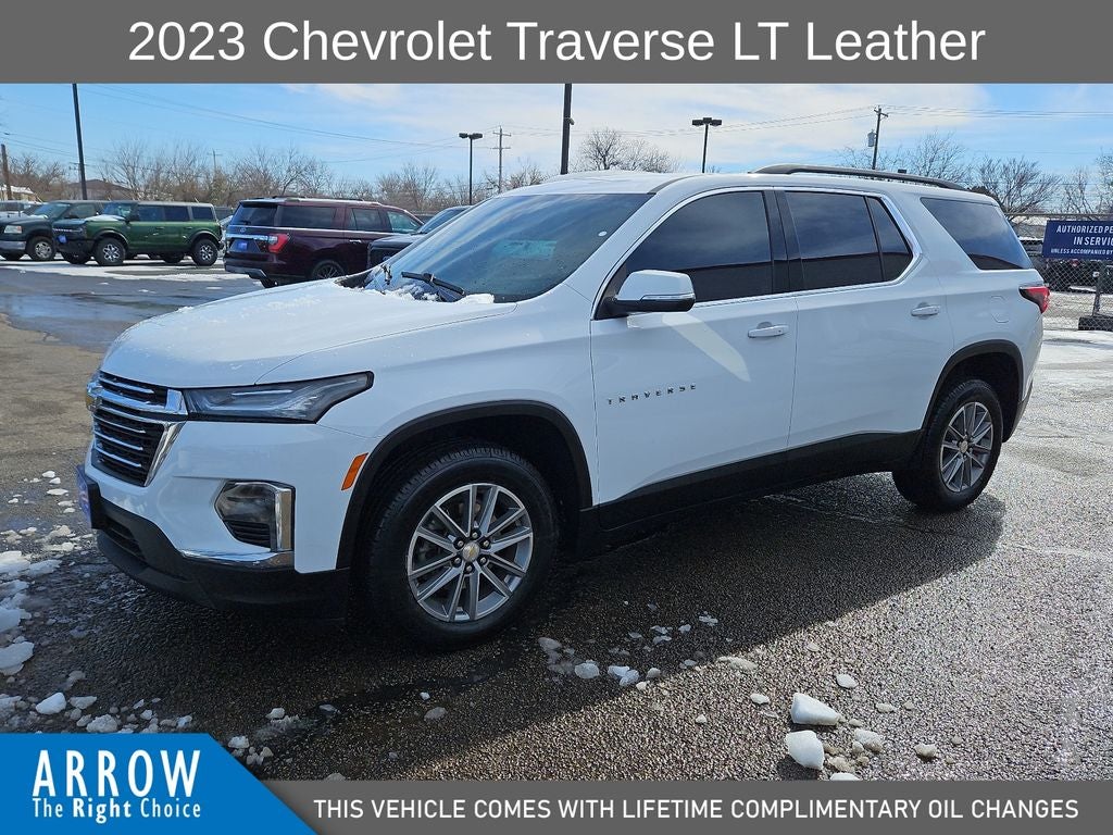 2023 Chevrolet Traverse LT Leather