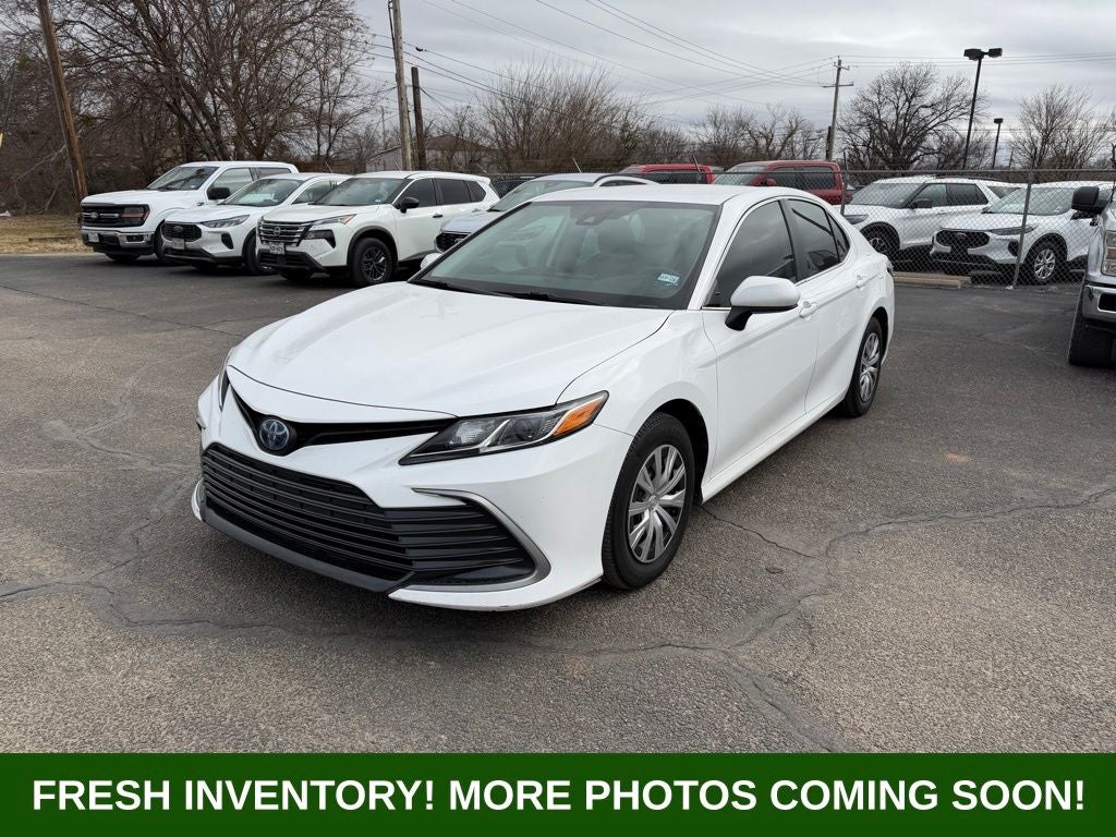 2022 Toyota Camry Hybrid LE
